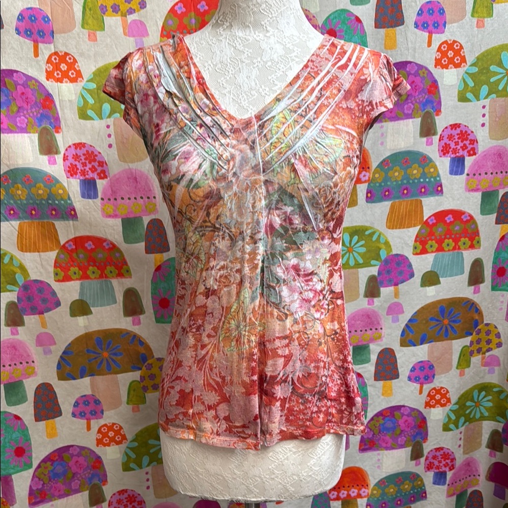 Casual Freedom Cap Sleeve Floral T Shirt. Medium